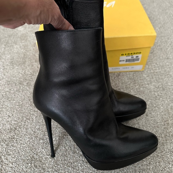 Mimosa black leather boots, size 5 - Picture 6 of 10